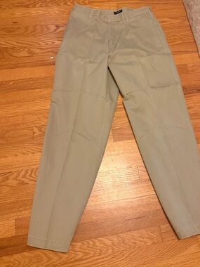 Dockers Men's Khaki Straight Pants in Light Tan